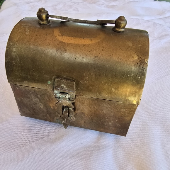 Vintage Treasure Brass Box with Handle - Picture 1 of 9